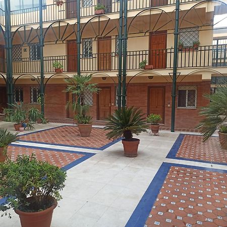 En Patio Sevillano Alameda-Isla Magica Exteriér fotografie