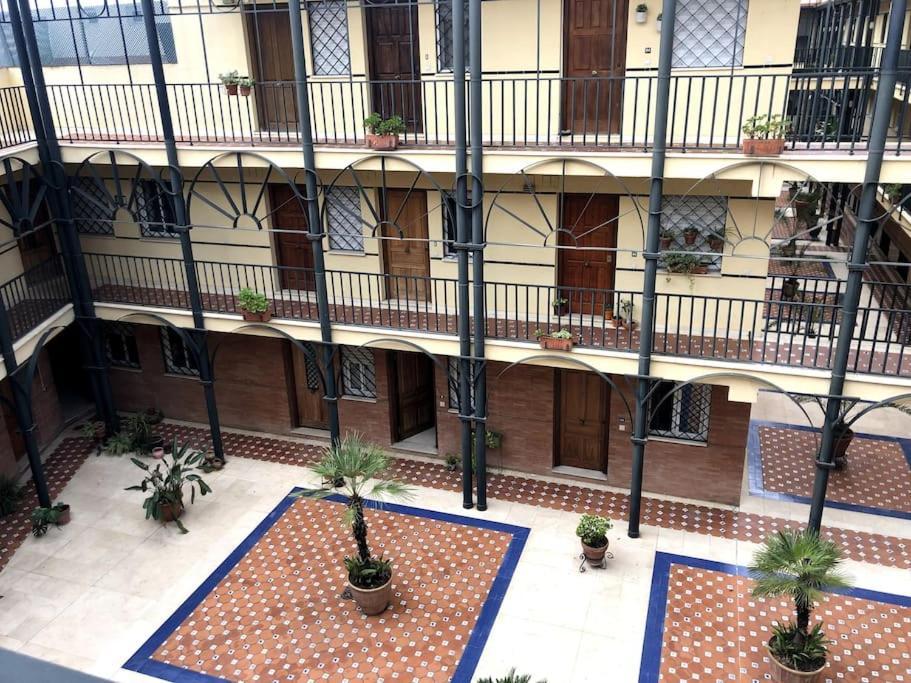 En Patio Sevillano Alameda-Isla Magica Exteriér fotografie